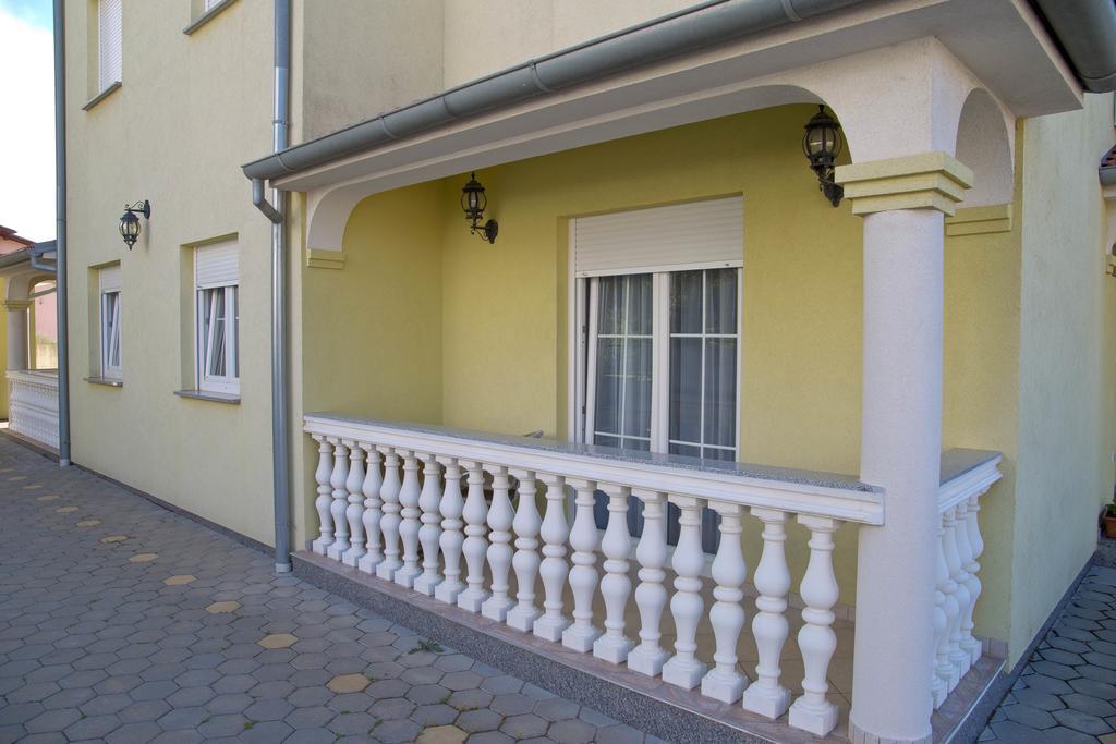 Apartma Komljenovic *